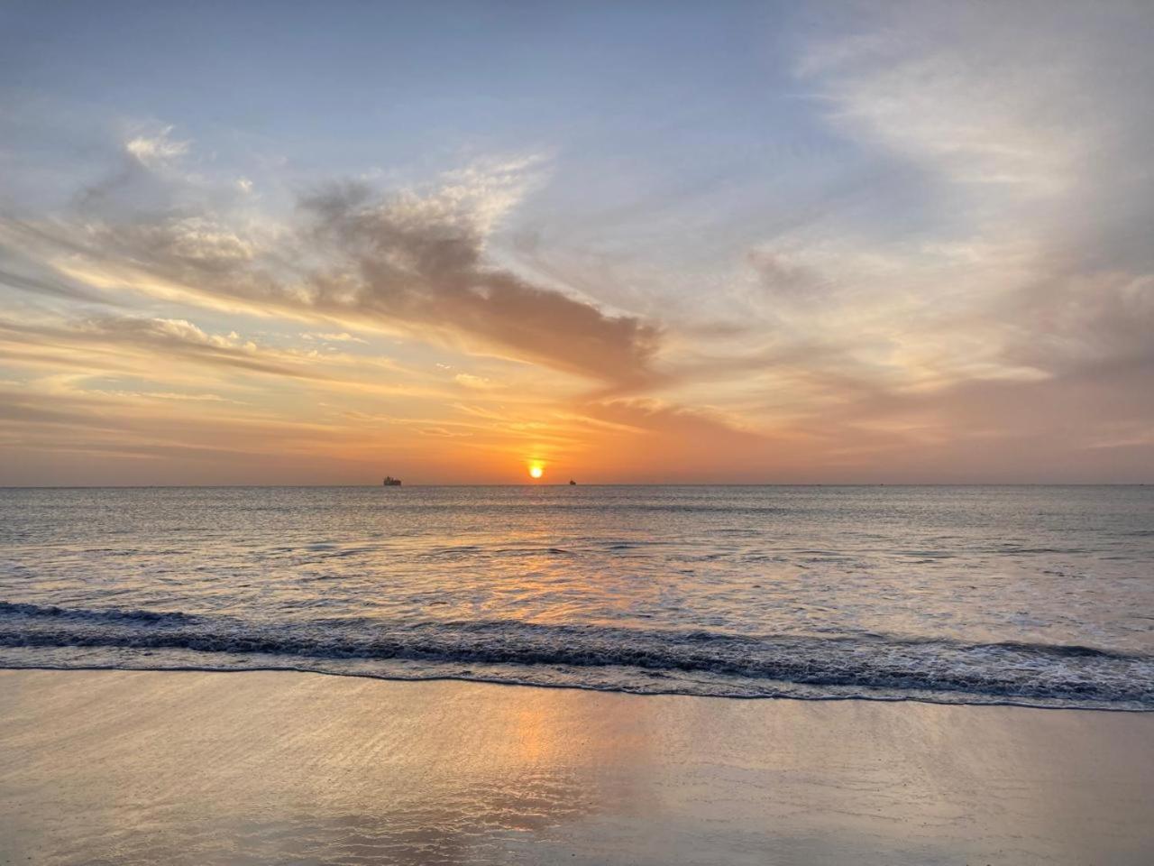 Ceylon Beach Haven Uppuveli Trincomalee Exterior photo
